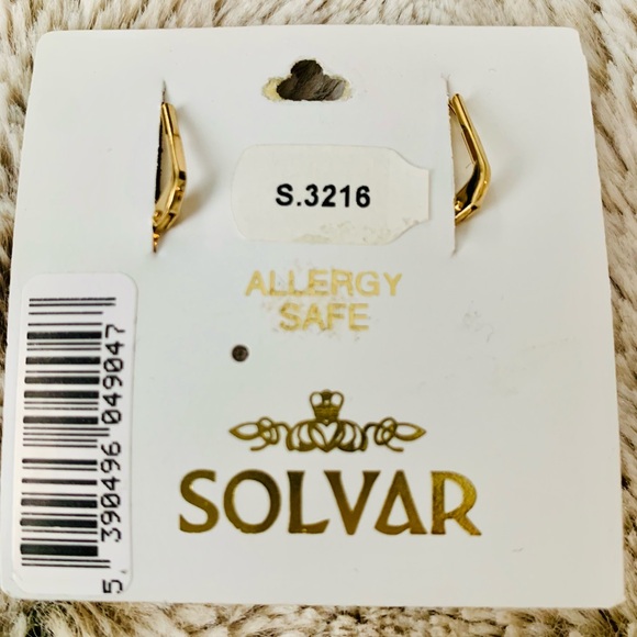 GOLD 18 CT PLATED CLADDAGH 🍀IRISH HEART WITH CROWN DROP EARRINGS NWT SOLVAR🍀 - Picture 2 of 2